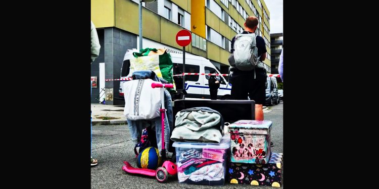 Desahucian en Gasteiz a una mujer víctima de violencia de género; la Ertzaintza ha cargado contra quienes se oponían a la infamia