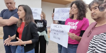 Palabras de Jesús y Manuel tras la visita de la parlamentaria por megafonía… y mucho mas. ¡No a las listas negras! ¡Solución ya!