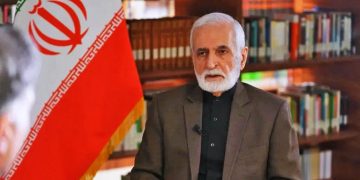 EE.UU./ISRAEL hieren de gravedad al ex ministro de Asuntos Exteriores iraní, Kamal Kharazi, en un ataque en el murió su esposa