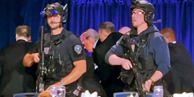 EE.UU. Evacúan a Trump de la cena de corresponsales en la Casa Blanca tras la escucha de varios disparos