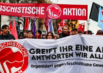 Cientos de antifascistas se movilizan en Berlin en repudio a un ataque nazi