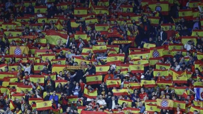 La extrema derecha se autoconvocó en Barcelona en el partido España-Egipto