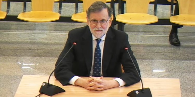 Mariano en el banquillo sostiene que él pasaba por allí pero que no se enteró de nada