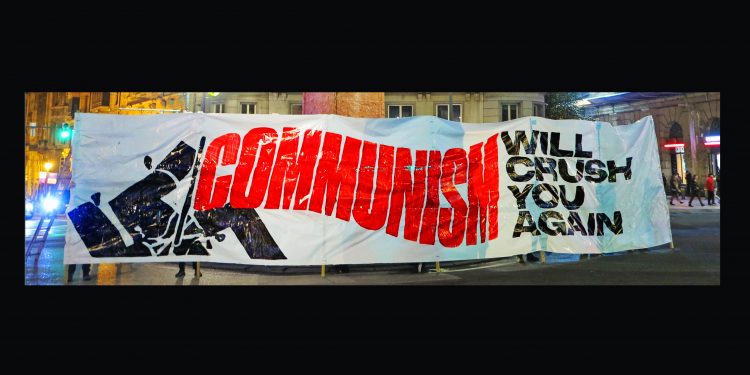 Advertencia para los fascistas: “Communism will crush you again” / “El comunismo volverá a aplastarte”