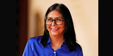 Delcy Rodríguez condenó el presunto ataque a Trump; las amenazas de éste contra Cuba parecen tenerle sin cuidado