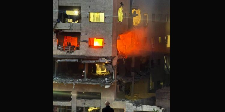 PALESTINA. El ejército sionista bombardea edificio residencial en Gaza y asesina a ocho civiles