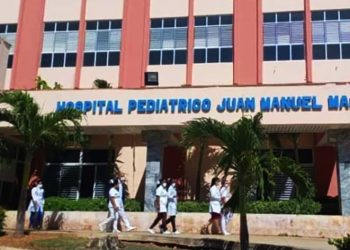 Cuba lucha, no se rinde: testimonio de heroicos médicos cubanos (vídeo)