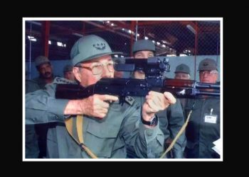 ÁNGEL GONZÁLEZ. Raúl Castro: el hombre que no huye