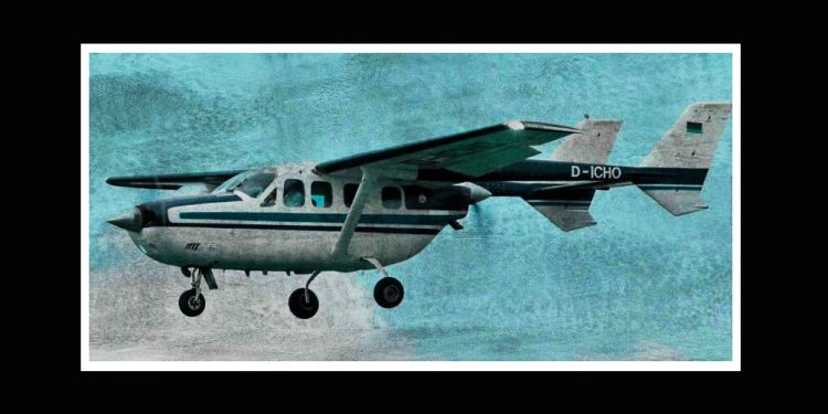 PACO AZANZA TELLETXIKI. Los derribos de las avionetas de Hermanos al Rescate fueron vitoreados por todo el pueblo