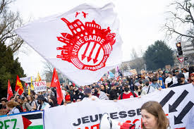 La justicia francesa confirma la ilegalización de la organización antifascista Joven Guardia