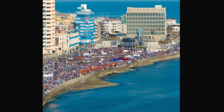 CUBA (1º de Mayo): El pueblo demostró al mundo, especialmente al imperialismo yanqui, que la Revolución sigue viva y resiste