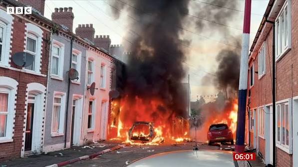 IRLANDA DEL NORTE. La extrema derecha unionista ataca a cientos de inmigrantes: miedo y fascismo