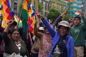 BOLIVIA. Dimisión de ministros, miles de personas participando en bloqueos de rutas y reuniones urgentes en la Embajada de EE.UU