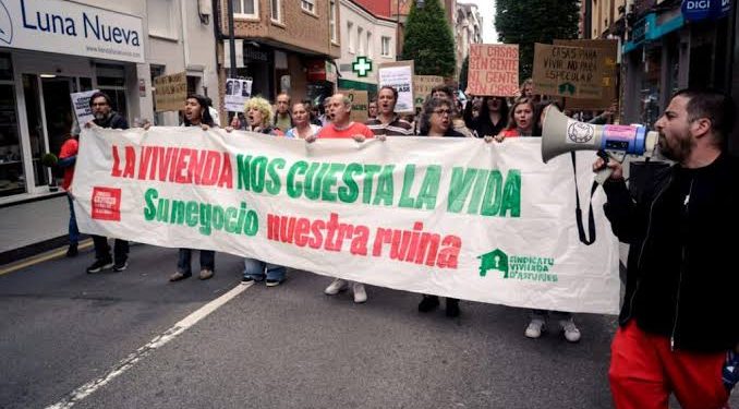 «La vivienda nos cuesta la vida; su negocio, nuestra ruina»