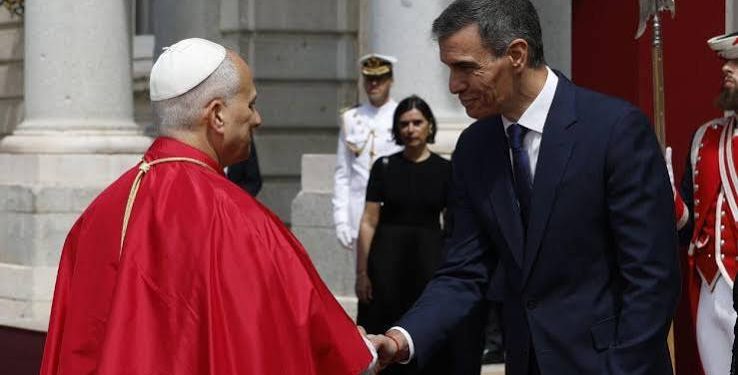 Europa Laíca denuncia la adoración del Gobierno de España al dios católico en Barcelona