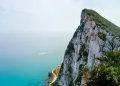 El gobierno saca a Gibraltar de la lista de «paraísos fiscales» y pone a….  Rusia