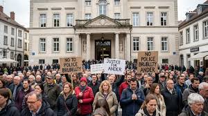 Protestas contra la policía ante la muerte de un joven por el uso de pistola táser