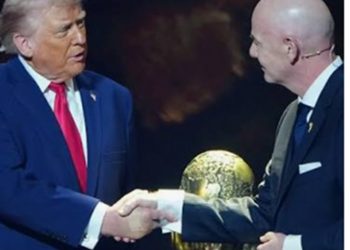 Trump ordena al capo del fútbol mundial retirar una sanción a un jugador de EE,UU