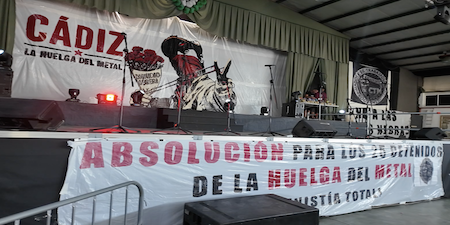 El no a las listas negras, la solidaridad de clase más viva que nunca en Puerto Real, anoche con lo mejor del carnaval y lleno total -en construcción-.