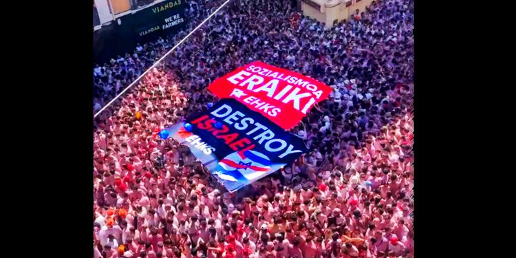 EHKS ha mostrado su claro mensaje en el txupinazo de los Sanfermines