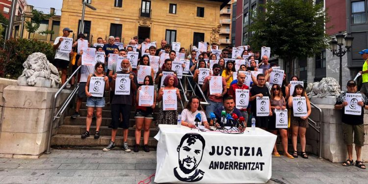 Presentada la plataforma Justizia Anderrentzat, convoca movilización en Santurtzi contra la violencia policial y la impunidad