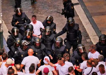 Iruñea en Sanfermines: “Mucha policía (más de 2.700 agentes), poca diversión”