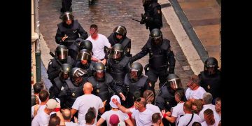 Iruñea en Sanfermines: “Mucha policía (más de 2.700 agentes), poca diversión”