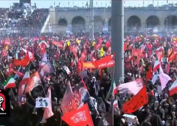 IRÁN. Millones de personas se movilizan en recuerdo de su líder Jamenei