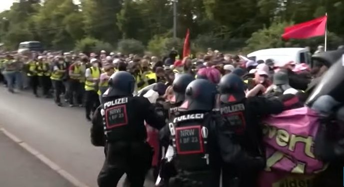 ALEMANIA. Miles de personas protestan contra la conferencia del partido de extrema derecha