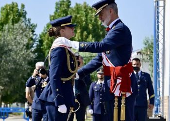 Los Borbones se entretienen en verano dándose medallas