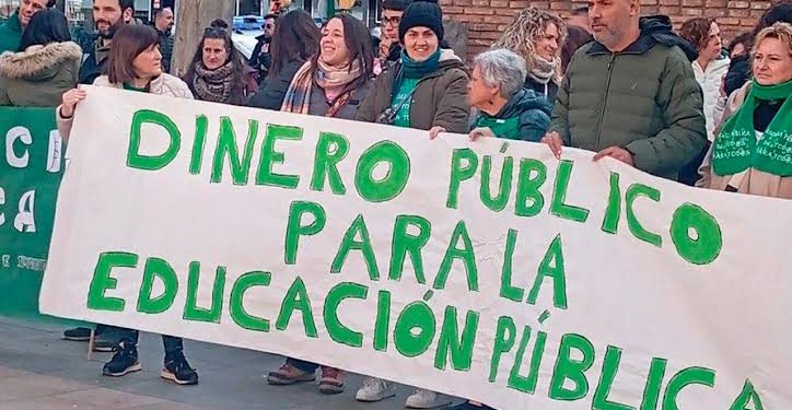 Atención Marea Verde: el gobierno quita 309 millones a Educación para destinarlo al ministerio de la Presidencia