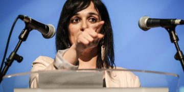 Un nuevo sondeo en Catalunya confirma que los Comuns y la CUP siguen bajando