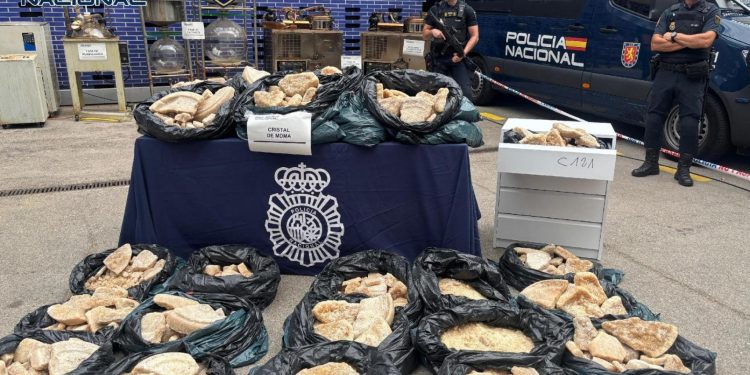 La cifra de «agentes del orden» detenidos por delitos relacionados con el narco supera los 100