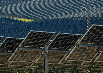 IRÁN inicia los preparativos para construir la planta de energía más grande del mundo