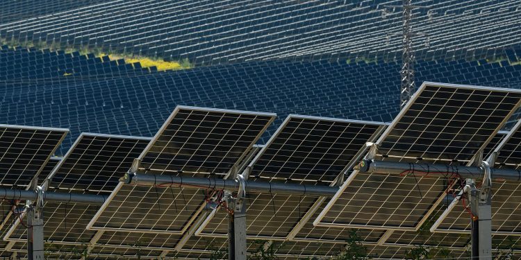 IRÁN inicia los preparativos para construir la planta de energía más grande del mundo