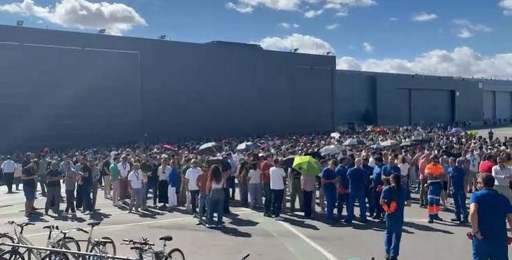 El gobierno amenaza a los trabajadores en huelga de Airbus: «espero no tener que intervenir»