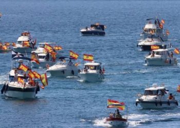 Resucitó Berlanga: El «Viva España» de Manolo Escobar desde los yates que llegaron a Ceuta