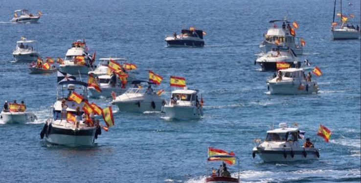 Resucitó Berlanga: El «Viva España» de Manolo Escobar desde los yates que llegaron a Ceuta