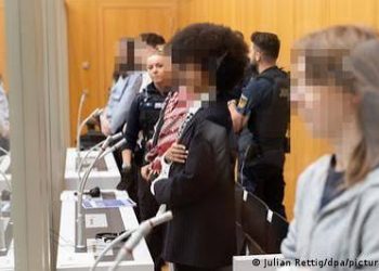 ALEMANIA, presos políticos: a punto de cumplirse un año de cárcel de «los 5 de Ulm» (Video de su llegada al «juicio»)