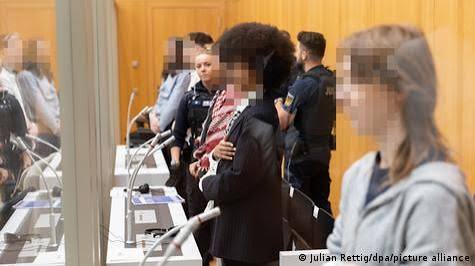ALEMANIA, presos políticos: a punto de cumplirse un año de cárcel de «los 5 de Ulm» (Video de su llegada al «juicio»)