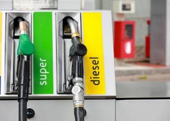 El Gobierno reacciona a la subida del gasóleo bajando aún más los impuestos a las gasolineras en vez de topar los precios