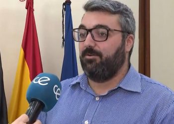 El diputado del PSOE de Ceuta dice que la ministra Mónica García miente, que urgencias está colapsada