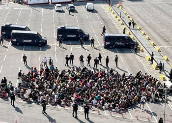 La periferia vecinal ofrece resistencia y protección frente a las exacciones racistas en Ceuta