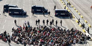 La periferia vecinal ofrece resistencia y protección frente a las exacciones racistas en Ceuta
