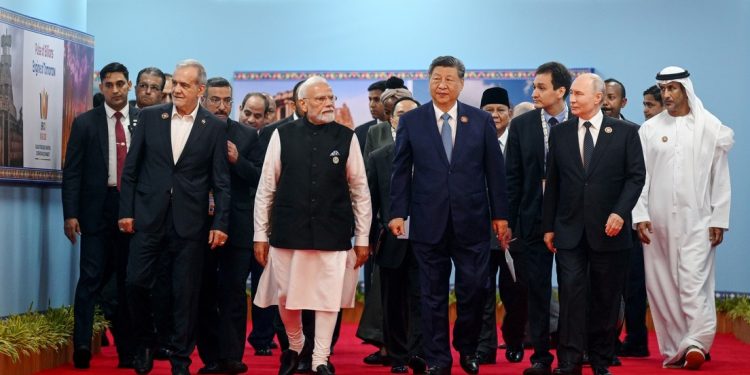 INDIA. Cumbre de BRICS declara profunda preocupación por escalada bélica en Asia Occidental