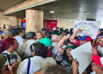 VENEZUELA. Protestan -por separado- trabajadores y la derecha en Caracas