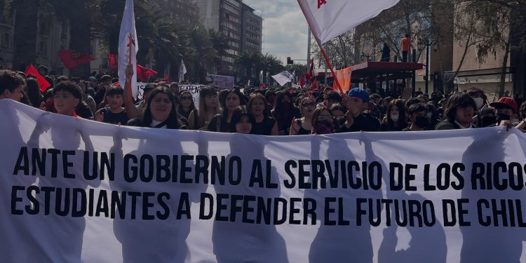CHILE. Jóvenes protagonizan jornada de protestas contra gobierno de Kast