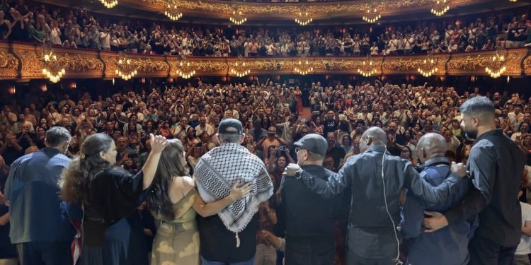 Silvio Rodríguez llenó el Liceu de Barcelona, a pesar del boicot promovido por la gusanera