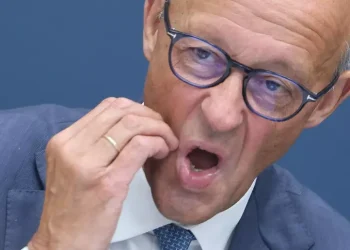 ALEMANIA. Con palidez, el canciller Friedrich Merz dice que seguirá en su cargo