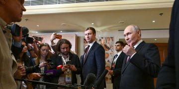 RUSIA. Putin antes de cumbre de BRICS: líderes europeos empujan hacia una guerra con Rusia